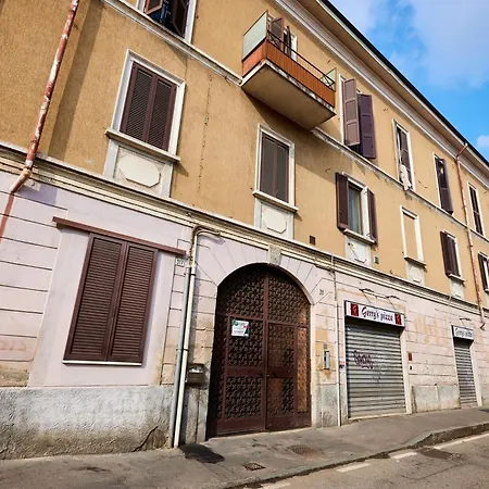 Cozy A Few Steps From Sesto Rondo Metro Station Sesto San Giovanni